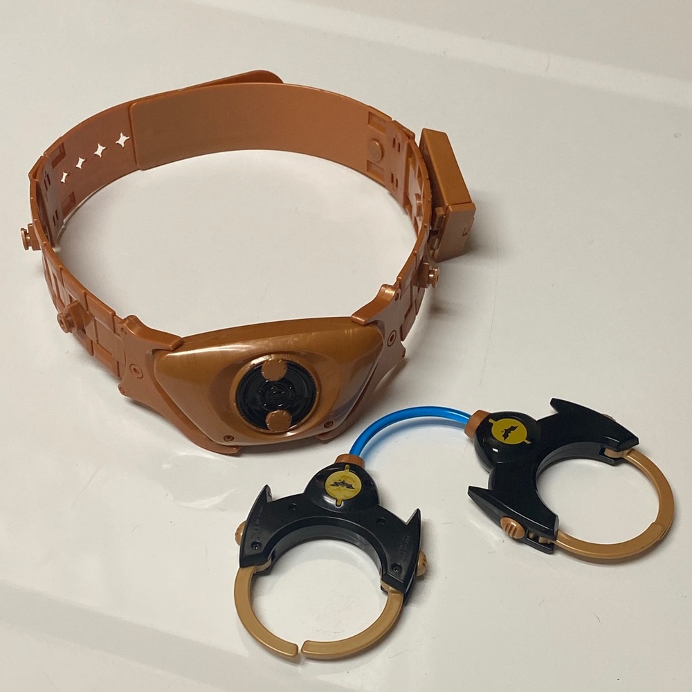 Batman Costume Utility Belt & Bat Cuffs DC Comics Kids Cosplay Dress Up - Picture 3 of 11
